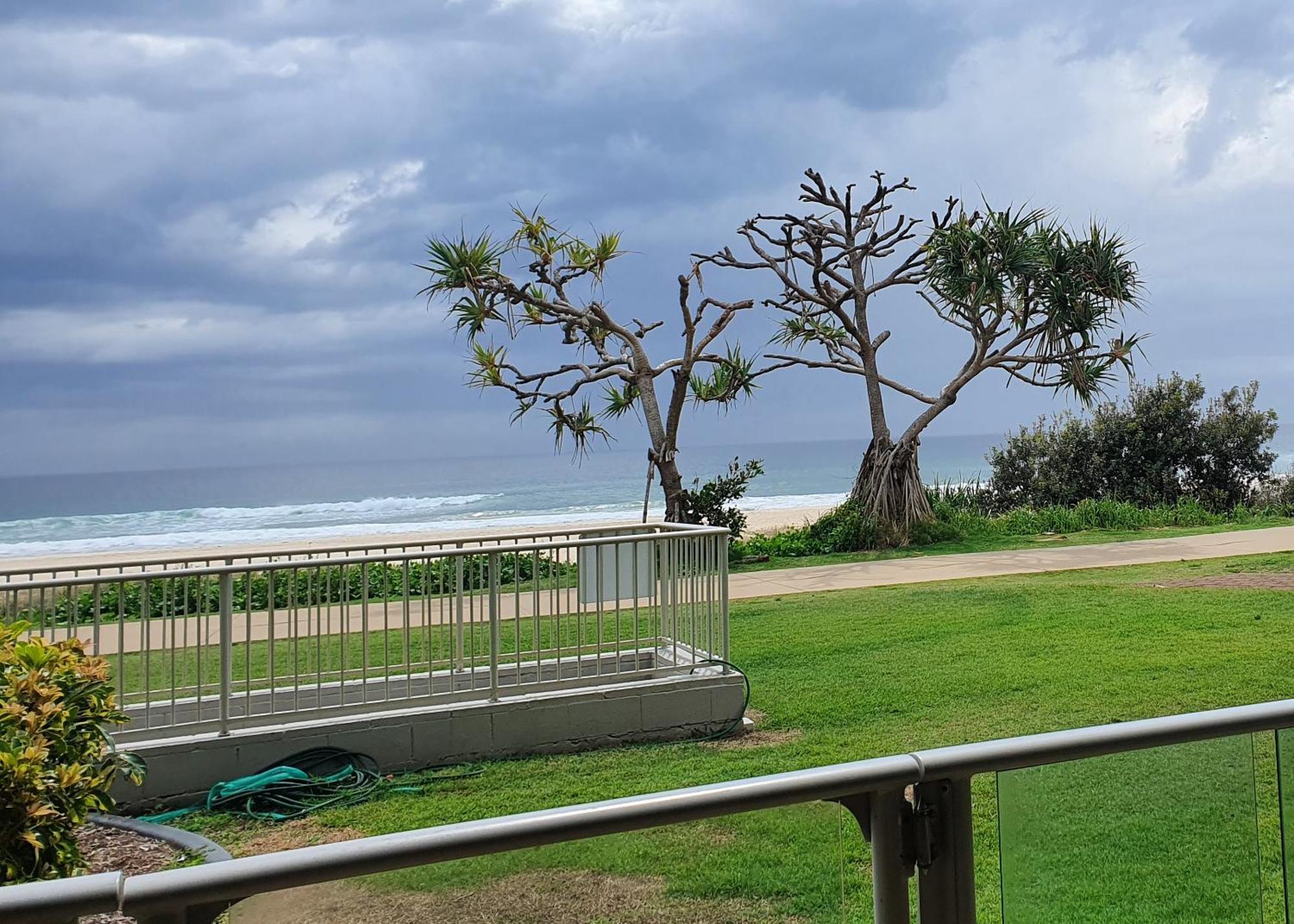 Pacific Surf Absolute Beachfront Apartments Gold Coast Luaran gambar