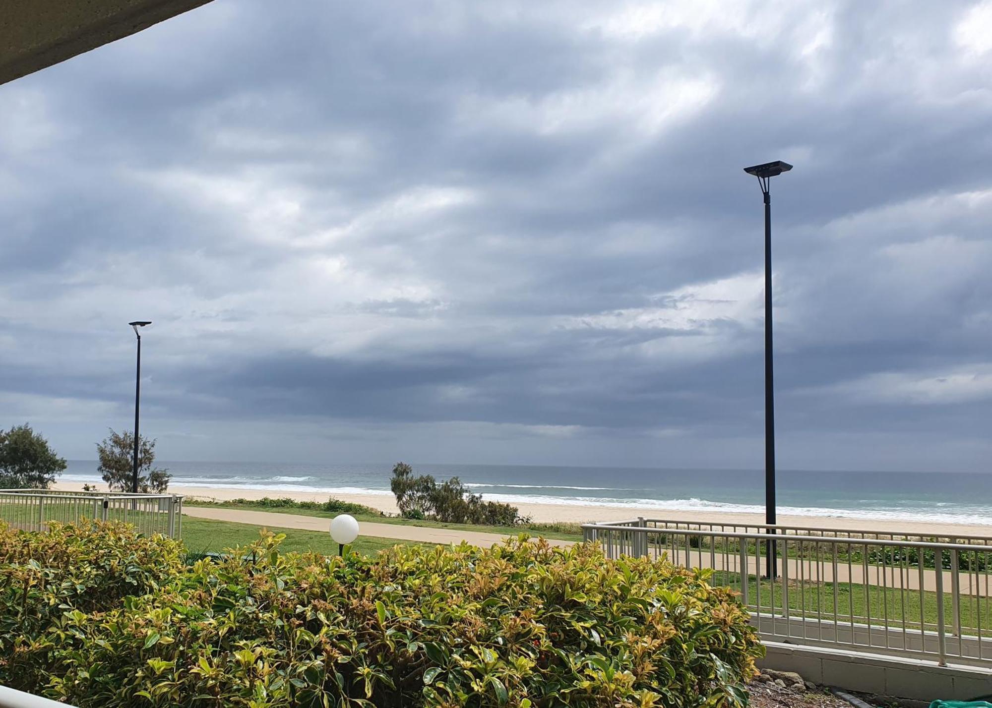 Pacific Surf Absolute Beachfront Apartments Gold Coast Luaran gambar